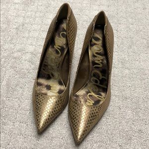 Never worn Sam Edelman size 6 pumps